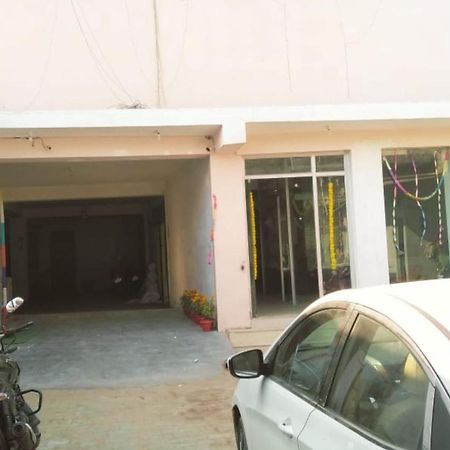 The Magnum Bed and Breakfast New Delhi Buitenkant foto