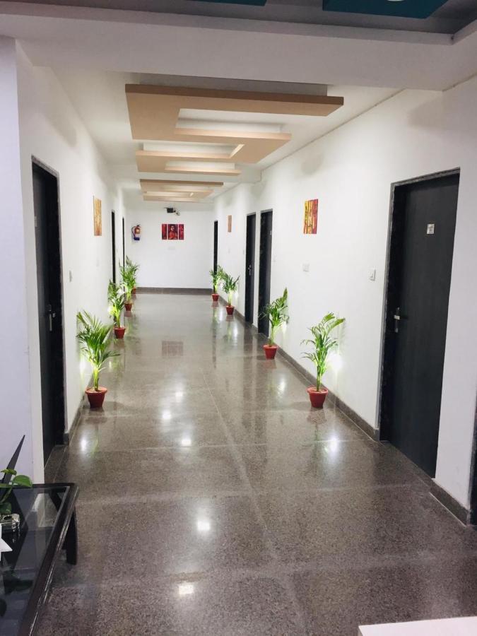 The Magnum Bed and Breakfast New Delhi Buitenkant foto