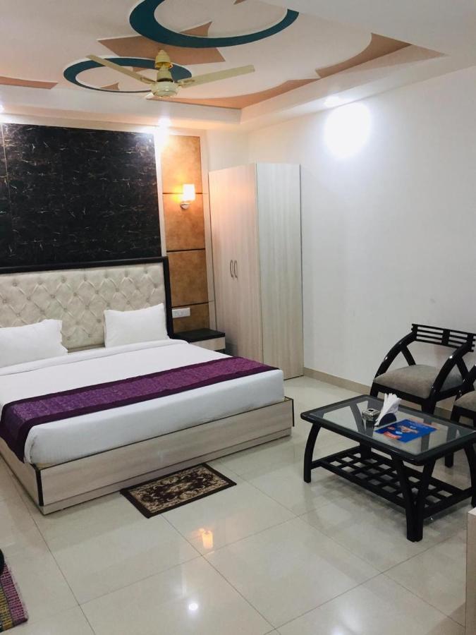 The Magnum Bed and Breakfast New Delhi Buitenkant foto